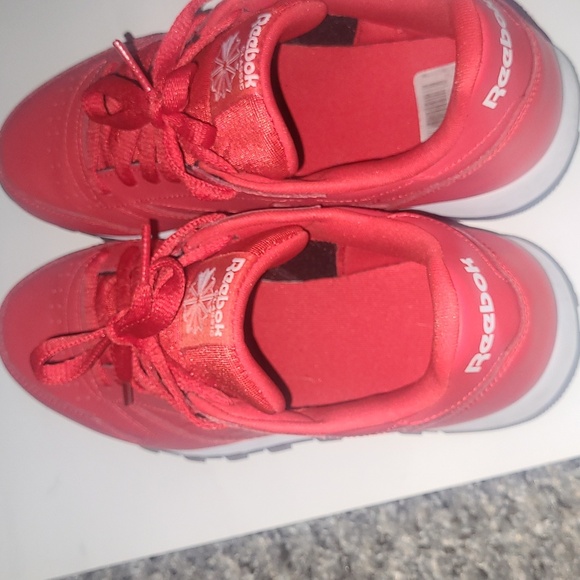 All Red Reebok with red shoe strings - Picture 9 of 12